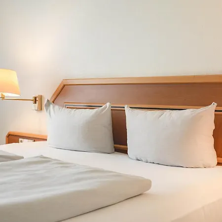 מלון Fletcher Hotel-Restaurant Sundern-Sorpesee סונדרן
